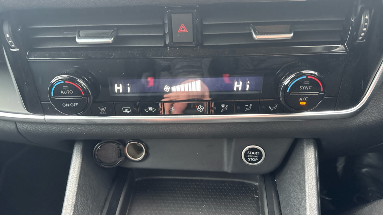 Nissan Qashqai 1.3 DiG-T MH 158 Acenta Premium 5dr Xtronic Petrol Hatchback